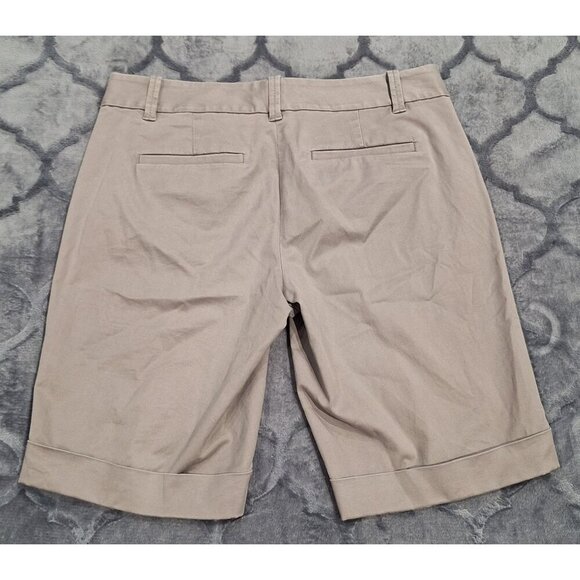 EUC Ann Taylor Womens Beige Bermuda Shorts Size 2 - Picture 2 of 4